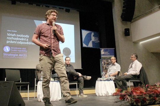 Jsme svobodní nebo jen hrajeme svou roli? rozebírali včera filozofové