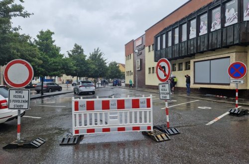 Parkoviště u Kotvičky je zavřené