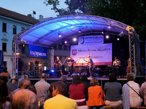 Neděle ve stylu irské hudby uchvátila publikum