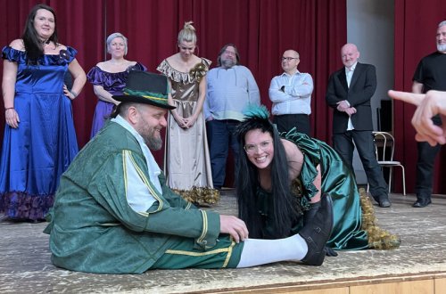 Ikaros přidává představení Ubožáků