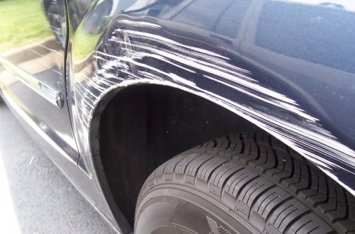 Pachatel poškodil vozidlo v ulici Ve Vilách