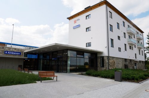 Po nádražní budově v Křižanově se rekonstrukce dočká i ta v Meziříčí