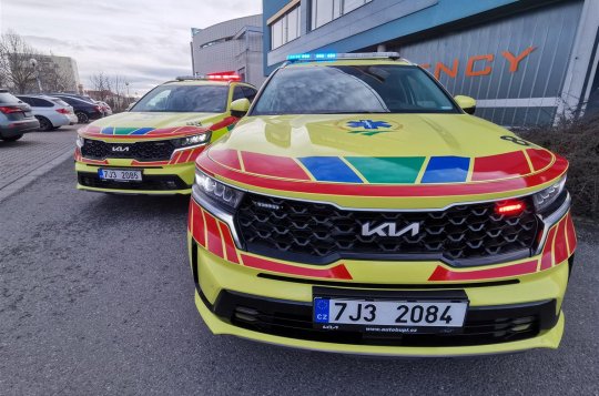 Vozový park Zdravotnické záchranné služby Kraje Vysočina se rozrostl o dvě nová vozidla