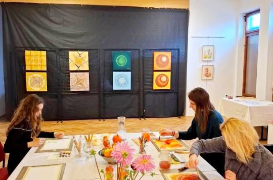 Ohlédnutí za podzimními výtvarnými výstavami na zámku a v Jupiter clubu