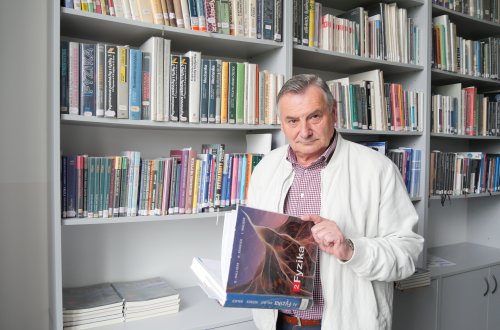 Ať Meziříčští gymnázium chrání,  přeje si Trojánek