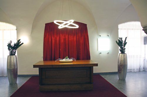 Snoubenci mohou uspořádat malou svatbu