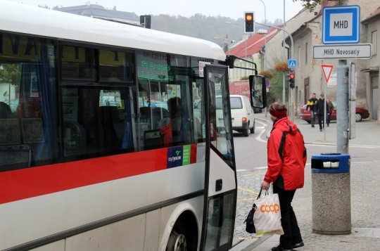 Kvůli uzavírce mostu je změněn jízdní řád MHD, linka na Výtahy nepojede