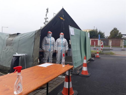 V lednových volbách mohou lidé využít hlasovacích drive-in stanovišť