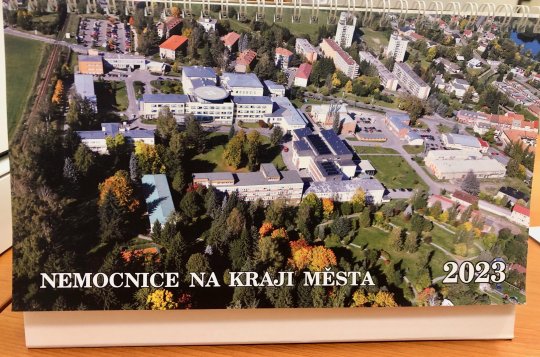 Vyšel nový kalendář novoměstské nemocnice