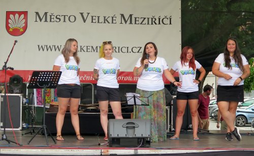 Pátek 13. se nesl ve znamení Funny Festu a oslav Wellmezu