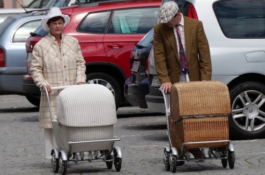 Staré kočárky brázdily městem