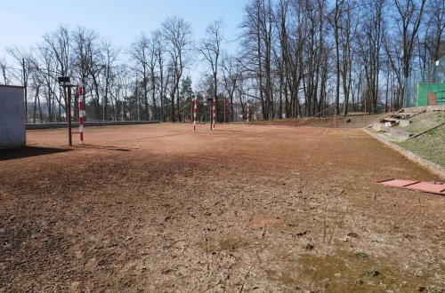 Město hledá zhotovitele na opravu a rekonstrukci kurtů v Areálu zdraví