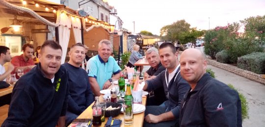 Před odjezdem jsme se zúčastnili přátelského posezení