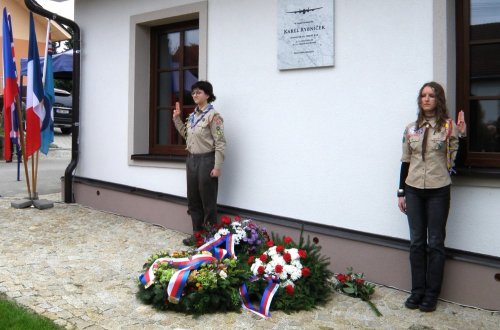 Válečnému hrdinovi vzdává hold nová pamětní deska