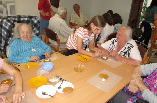 Senioři ochutnávali včelí medy