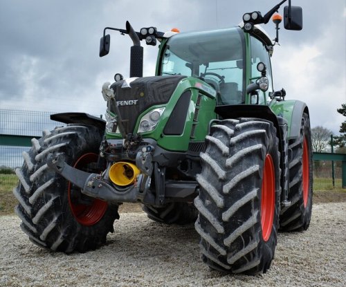 Traktory jedou i na Velmez