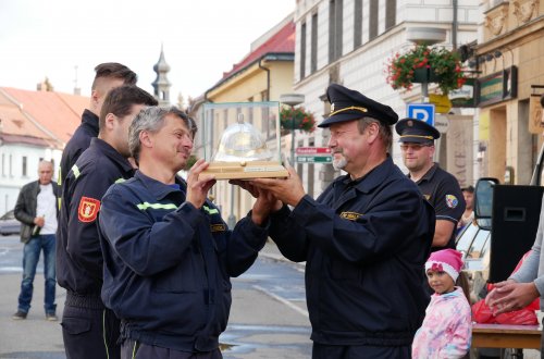 Hasiči soutěžili na náměstí