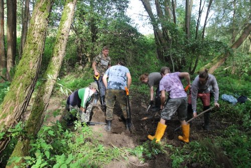 Skauti budují tůňky