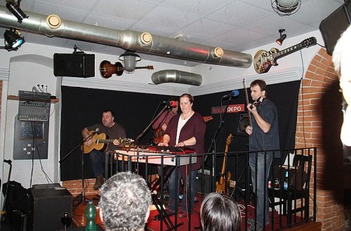 Žalozpěv pokřtil Šlépěje nejbližší 