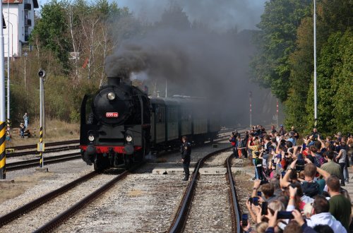 Strela přijela, Němka zahoukala. Meziříčí se vrátilo do časů páry
