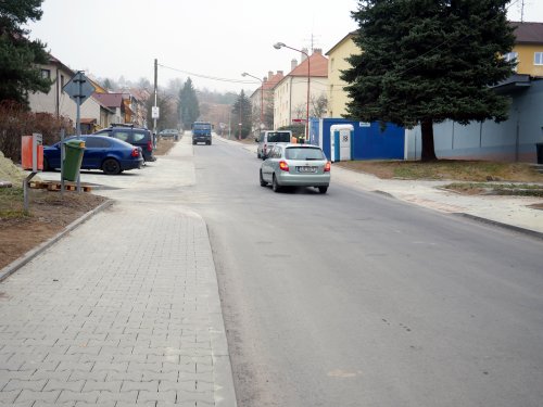 Rekonstrukci ulice Nad Gymnáziem jsme dokončili