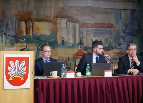 Starosta města ruší březnové zasedání zastupitelstva