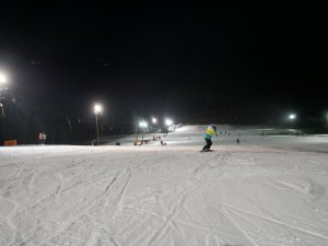 Noční lyžování na Fajtově kopci proběhlo za účasti velkého počtu návštěvníků
