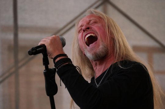 Muzikanti zaplnili náměstí i pokladničky