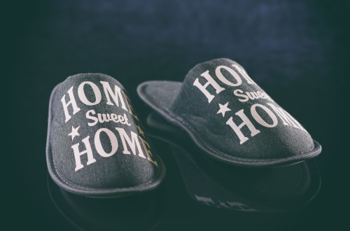Papuče symbolizují domov – Místo, kde si většina lidí přeje dožít