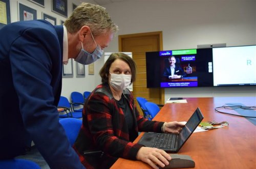 Hejtman poprvé chatoval s občany