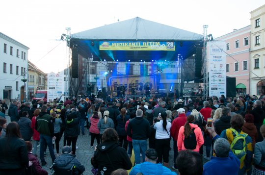 Muzikanti dětem letos podpoří asistenční službu