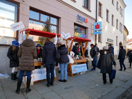 Žáci utržili v Andělské kavárně 50 tisíc korun. Peníze použijí na výlet i dobročinné účely
