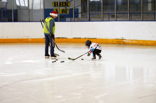 Menší skupinky si nyní mohou pronajmout ledovou plochu i v atraktivní čas