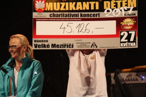 Muzikanti dětem a Aliterra děkují za podporu
