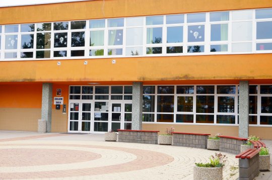 Kraj představil určené školy vykonávající péči o děti v době nouzového stavu