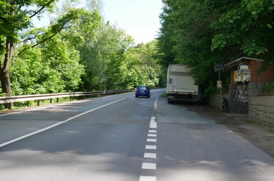 Silnice kolem zimního stadionu se dočká opravy