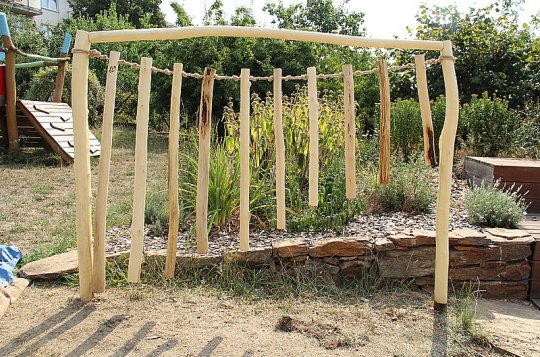 Přírodní xylofon zdobí školní zahradu