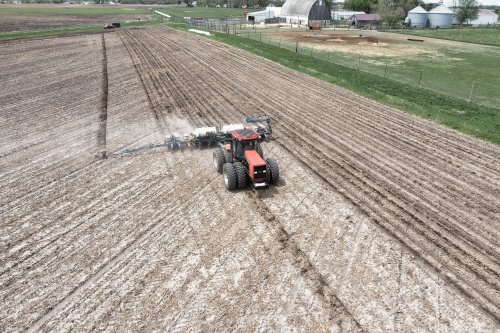 Zloděj ukradl zemědělský stroj v Březejci
