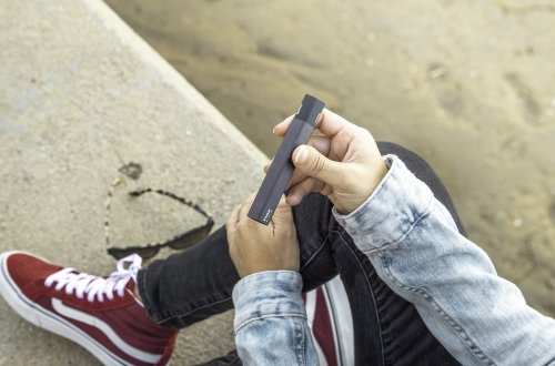 E-cigarety se šíří mezi nezletilými. Ve městě proběhne osvěta