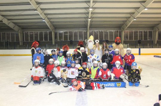 Mikulášská návštěva zavítala na led