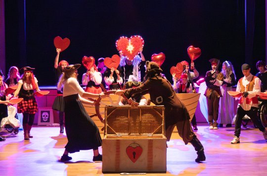 Půlnoční dražba vynesla Březejci 658 tisíc korun