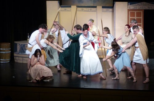 Jak řešit nepřítomnost mužů ukázali budišovští ochotníci