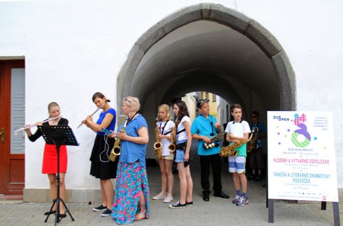 I letos žáci vystoupí v ulicích města při ZUŠ Open