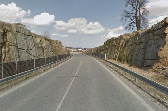 Kraj připravuje protismykové úpravy na silnici mezi Oslavicí a Oslavičkou