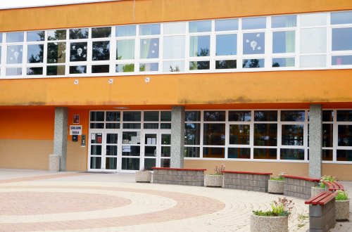 Kraj představil určené školy vykonávající péči o děti v době nouzového stavu