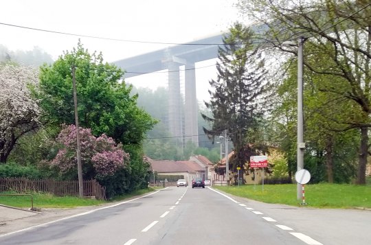 Bezpečnější pro chodce se stane ulice Vrchovecká