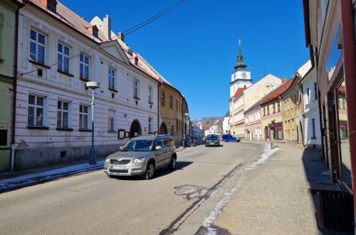 Rekonstrukce náměstí je tu. Město podepsalo smlouvu se stavaři