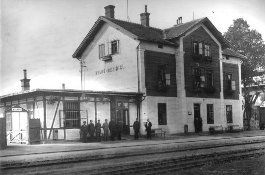 Před 140 lety přijel do Velkého Meziříčí první vlak. Lokálka do Studence otevřela město světu
