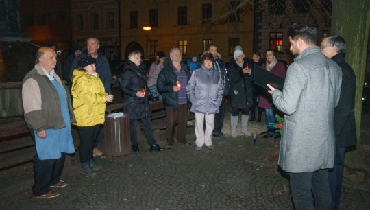 Den boje za svobodu a demokracii uctí představitelé města. Připojte se k nim