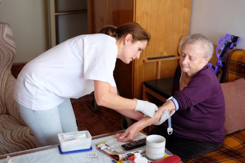 Vrchní sestra Charitní ošetřovatelské služby:  „Přála bych si, aby lidé věděli, že nejsou na všechno sami.“